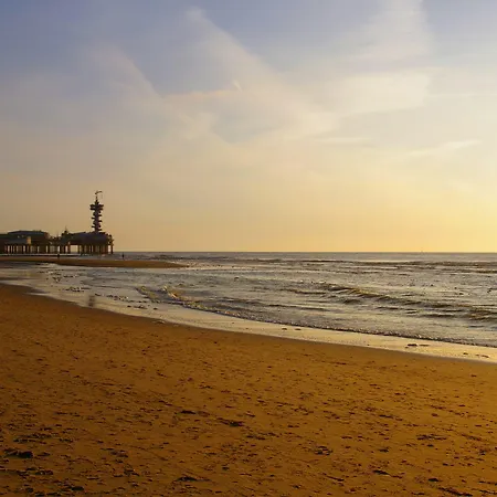 Fletcher Hotel-restaurant - Den Haag Лейдсендам