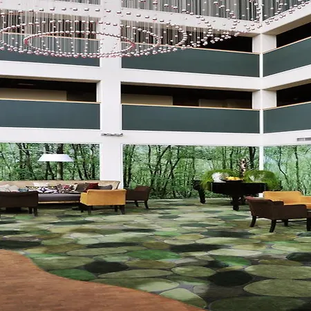 莱岑丹海牙弗莱彻餐厅酒店 4*