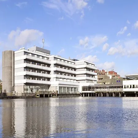 莱岑丹海牙弗莱彻餐厅酒店 酒店 莱岑丹