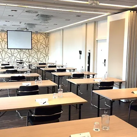 Отель Fletcher Hotel-restaurant - Den Haag 4*